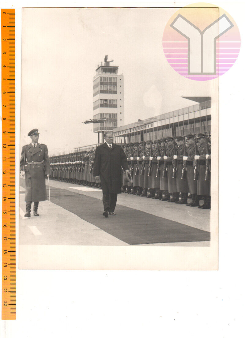 President Josip Broz TITO inspecting Guard - YUGOSLAVIA - SFRJ - #15 BW